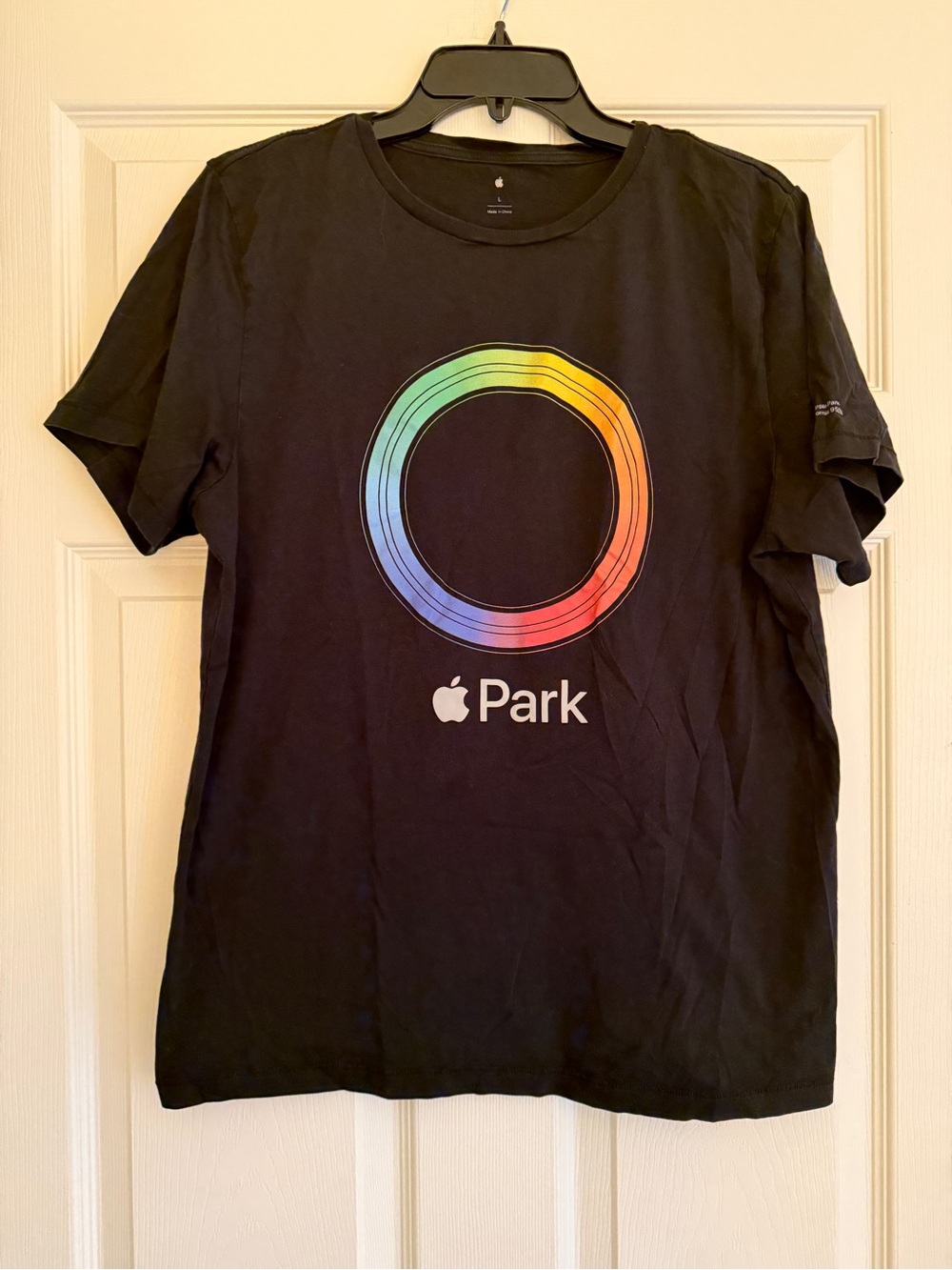 T-shirt with Apple Park logo